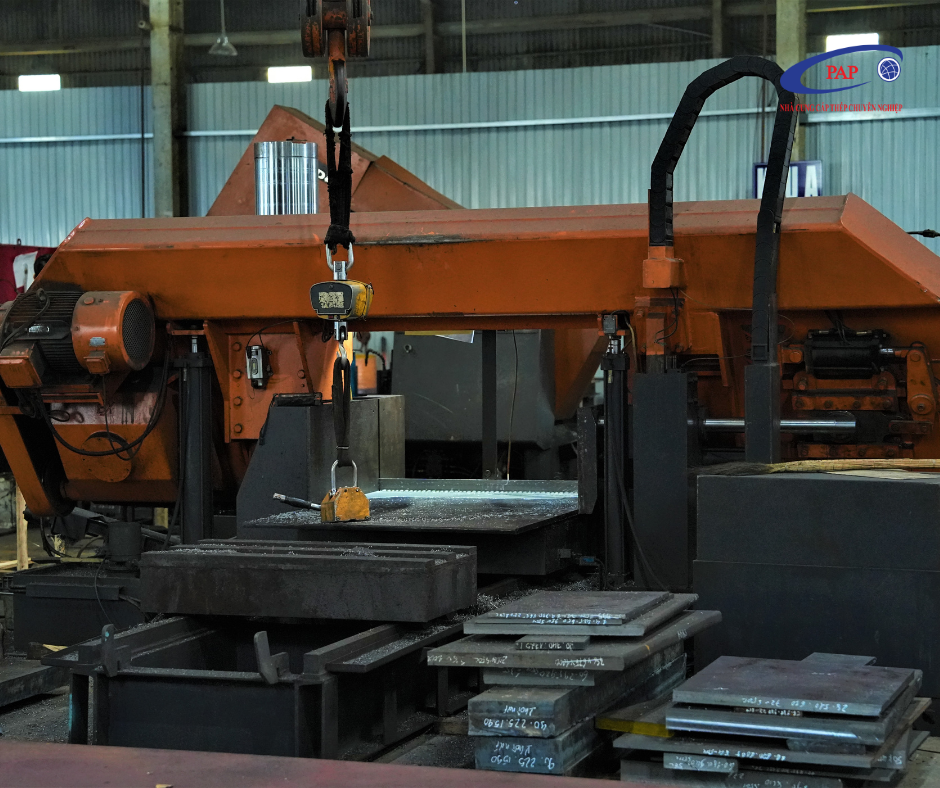 GIA CÔNG CẮT CƯA THÉP